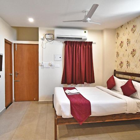 Hotel VI Park - City Centre ポンディシェリ エクステリア 写真