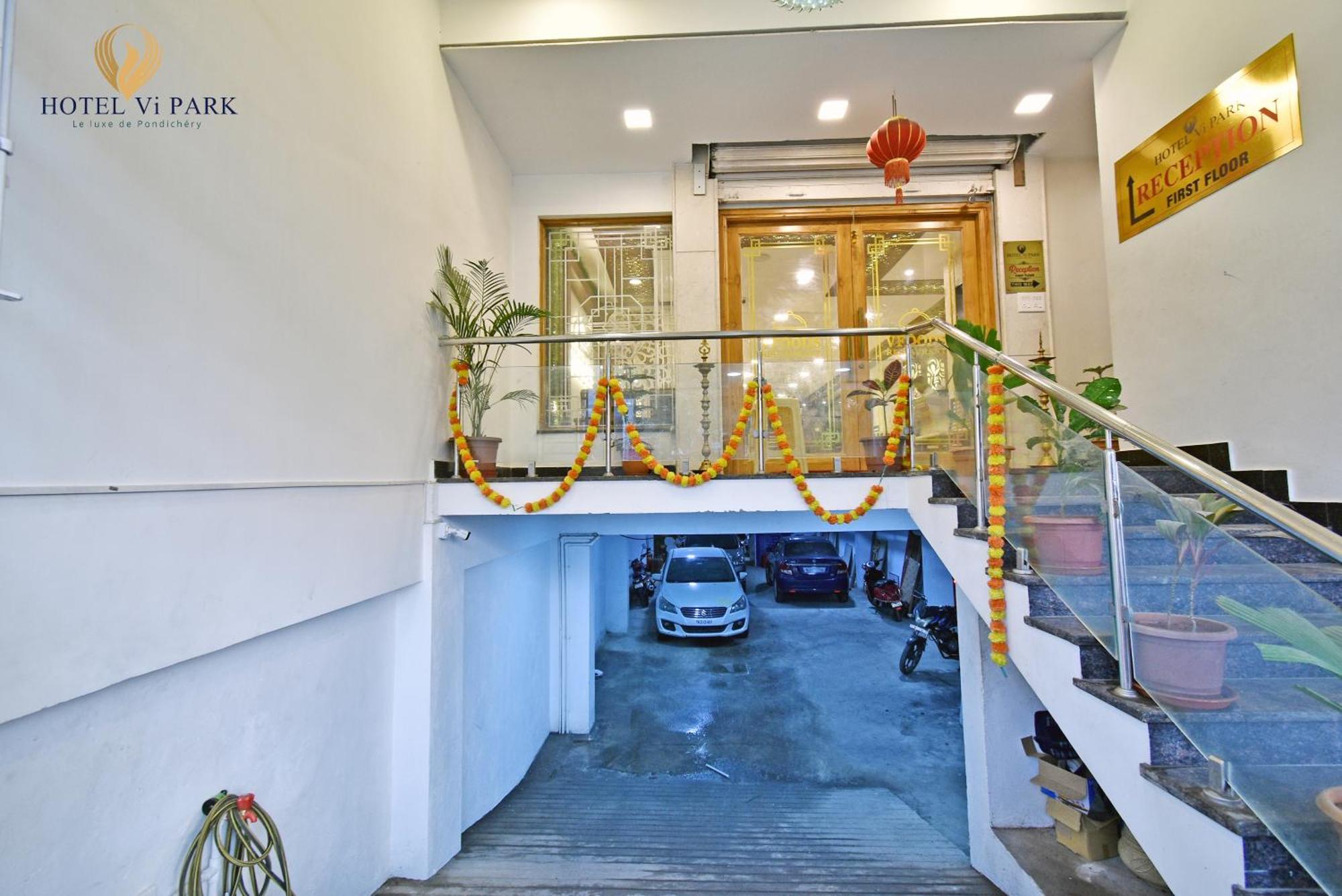 Hotel VI Park - City Centre ポンディシェリ エクステリア 写真